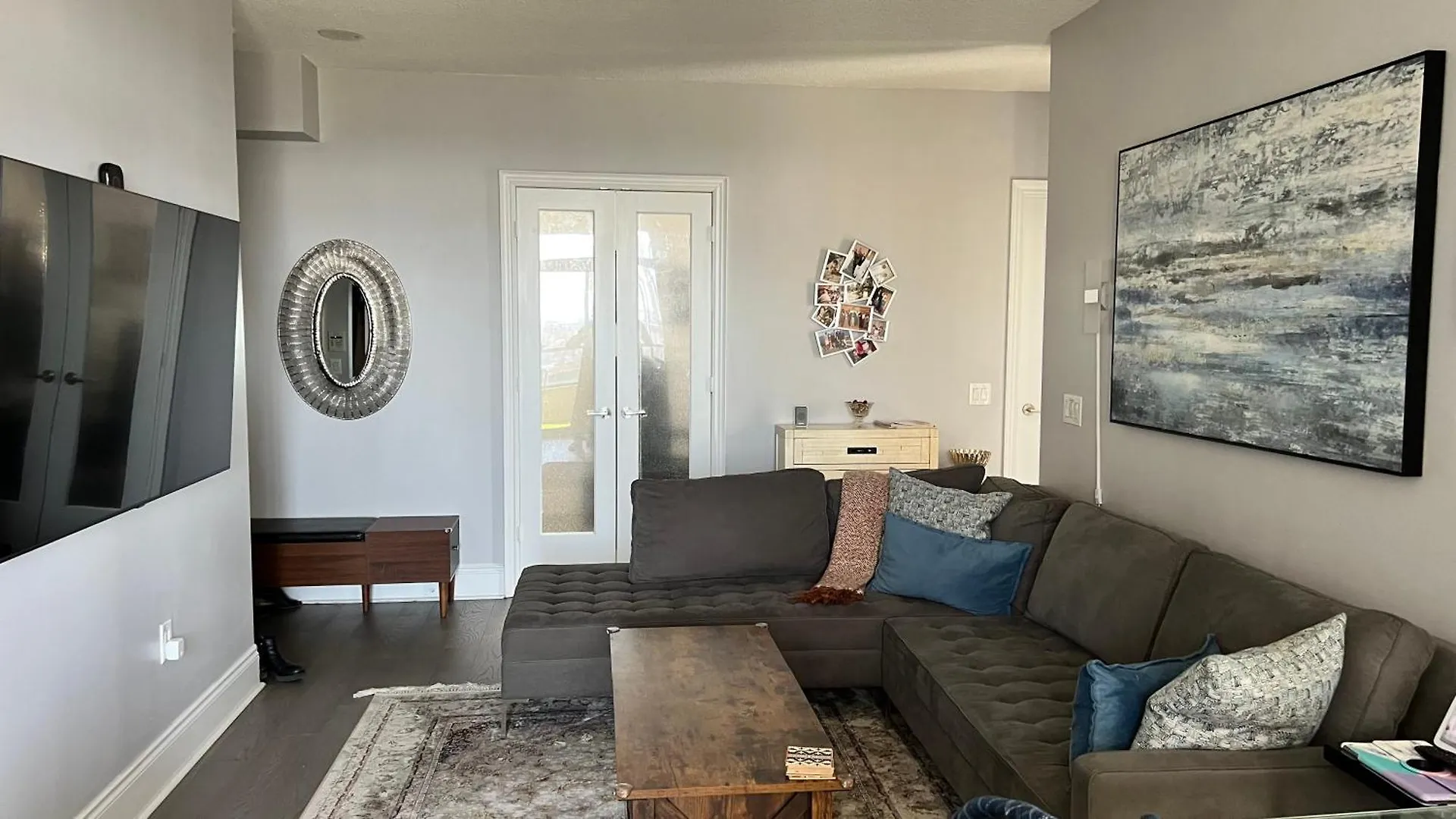 Home Stay - Room With Yonge Street View And 3 Star Hotel Amenities Toronto