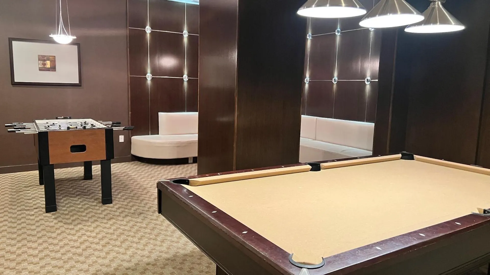 Home Stay - Room With Yonge Street View And 3 Star Hotel Amenities Toronto Homestay