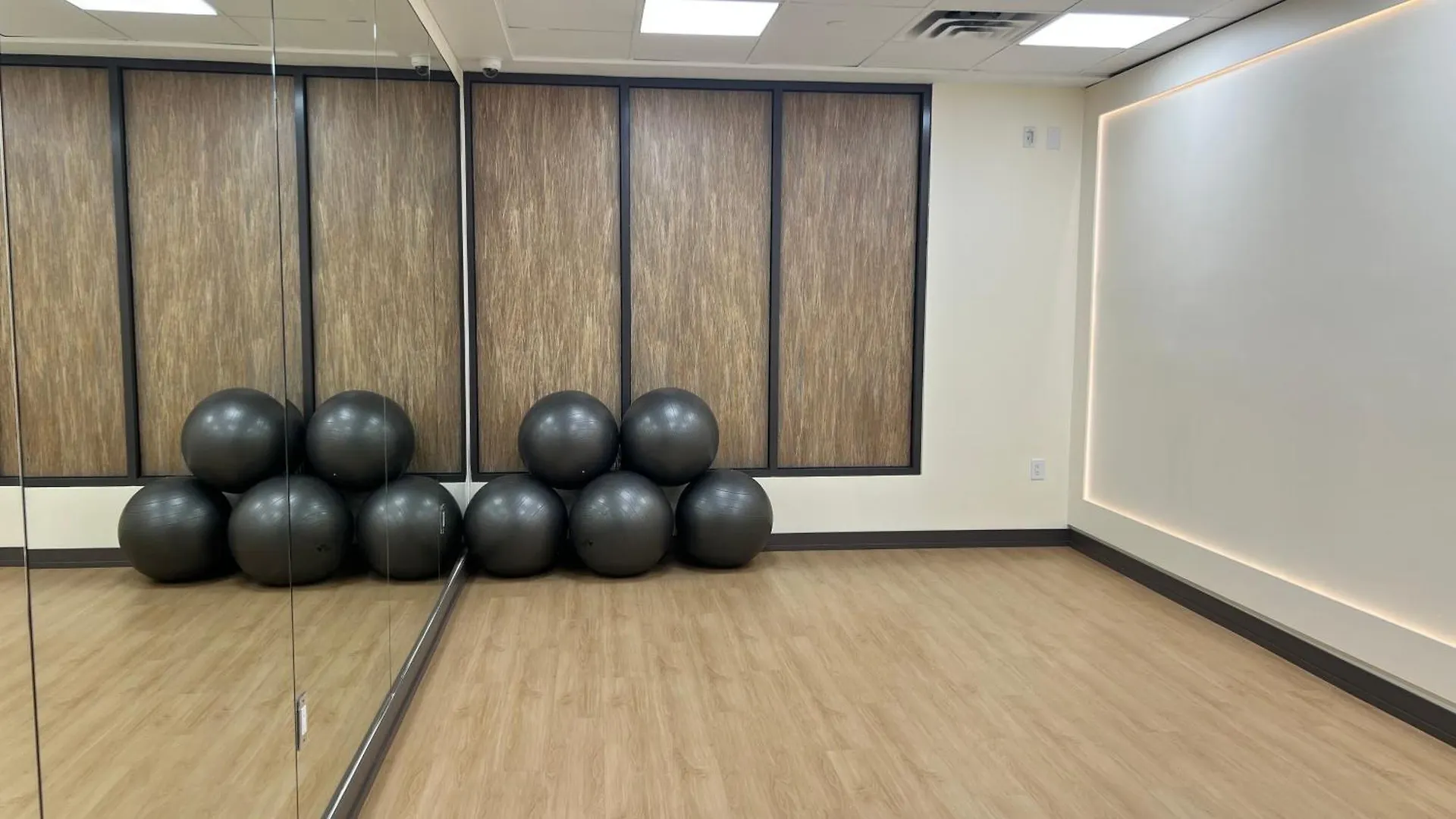 Home Stay - Room With Yonge Street View And 3 Star Hotel Amenities Toronto 0*,