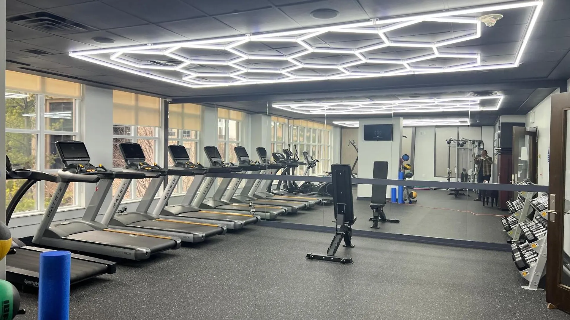 Home Stay - Room With Yonge Street View And 3 Star Hotel Amenities Toronto